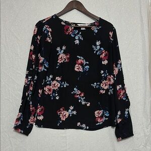 White House Black Market Black and Pink Floral Blouse. Size 6